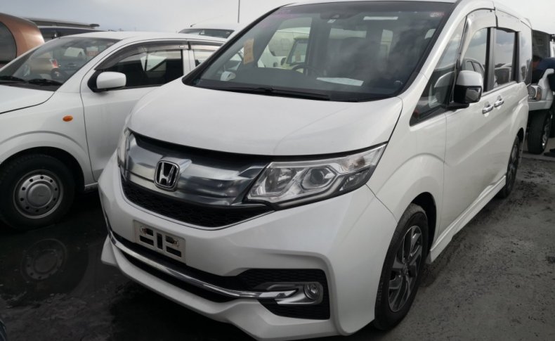 HONDA STEPWGN 7 Seats 2015