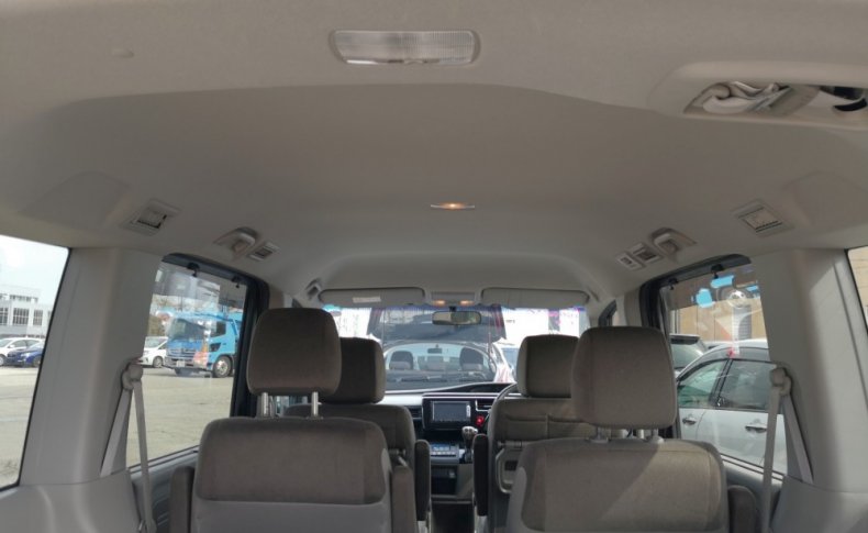 HONDA STEPWGN G 7seats 2015