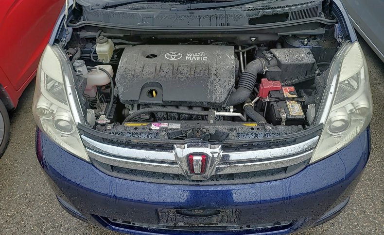 TOYOTA ISIS  2011