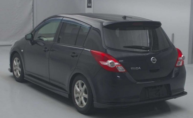 NISSAN TIIDA 15M SV Plus 2011