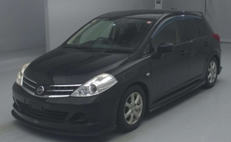 NISSAN TIIDA 15M SV Plus 2011