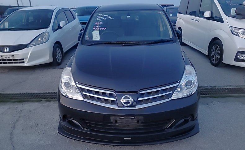 NISSAN TIIDA 15M SV Plus 2011