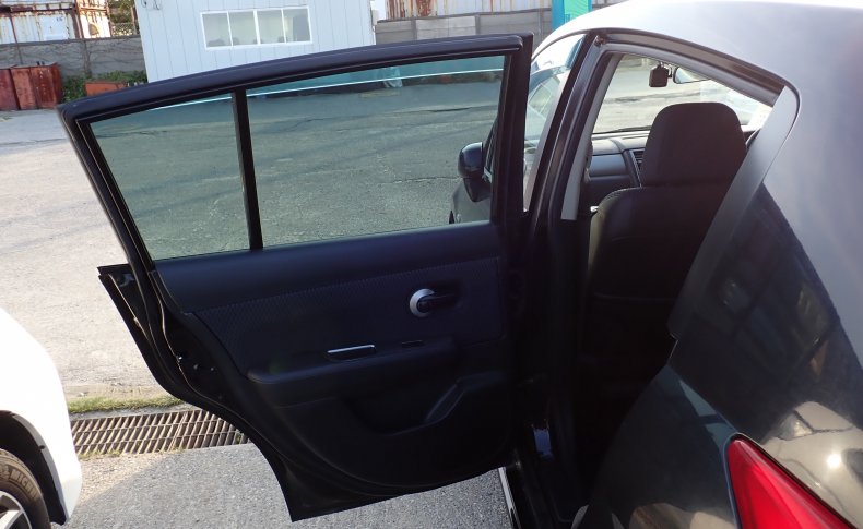 NISSAN TIIDA 15M SV Plus 2011