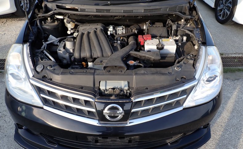 NISSAN TIIDA 15M SV Plus 2011