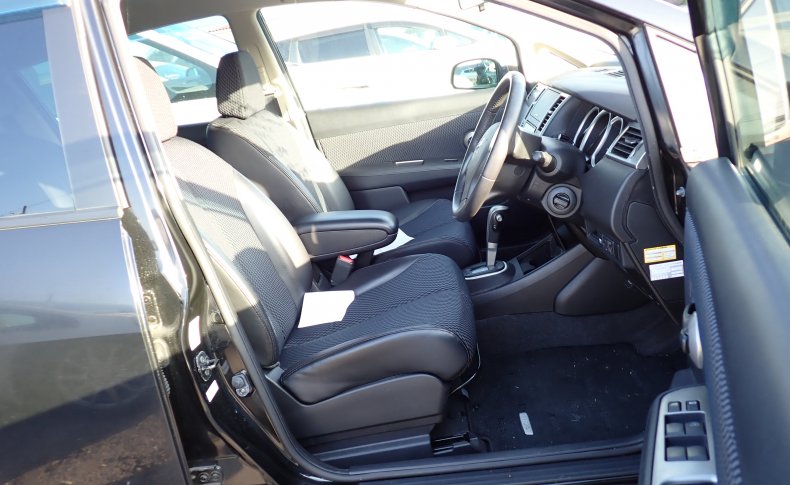 NISSAN TIIDA 15M SV Plus 2011