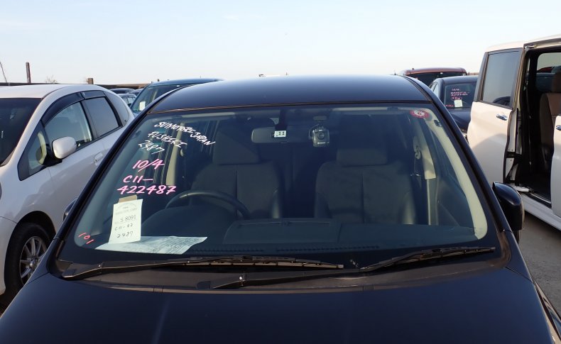 NISSAN TIIDA 15M SV Plus 2011