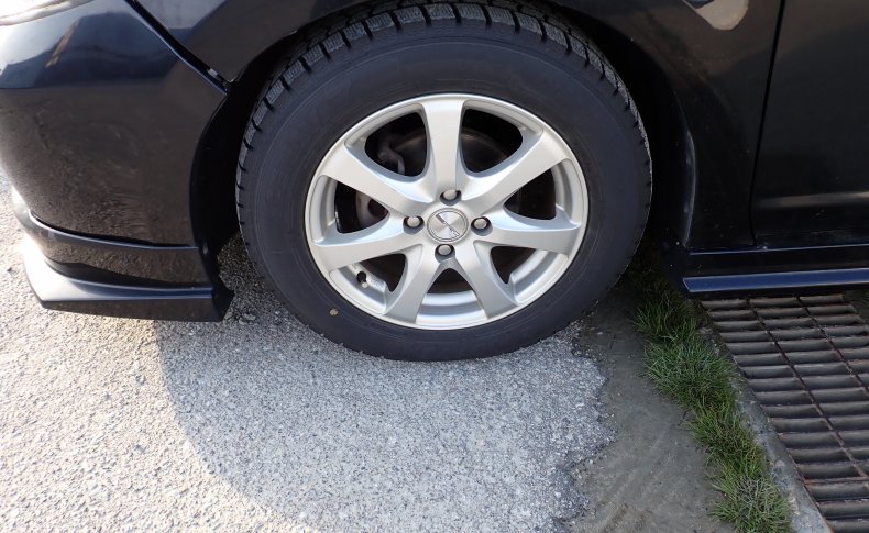 NISSAN TIIDA 15M SV Plus 2011
