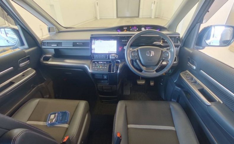 HONDA STEPWGN COOL SPIRIT 8-SEATER 2019