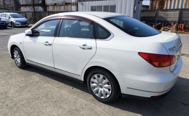 NISSAN BLUEBIRD SYLPHY 15S 2009