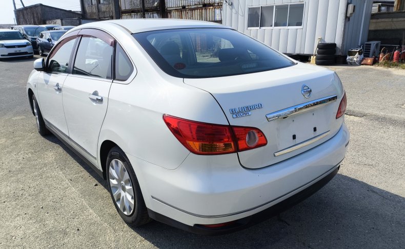 NISSAN BLUEBIRD SYLPHY 15S 2009