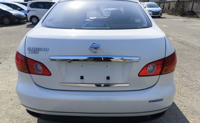 NISSAN BLUEBIRD SYLPHY 15S 2009