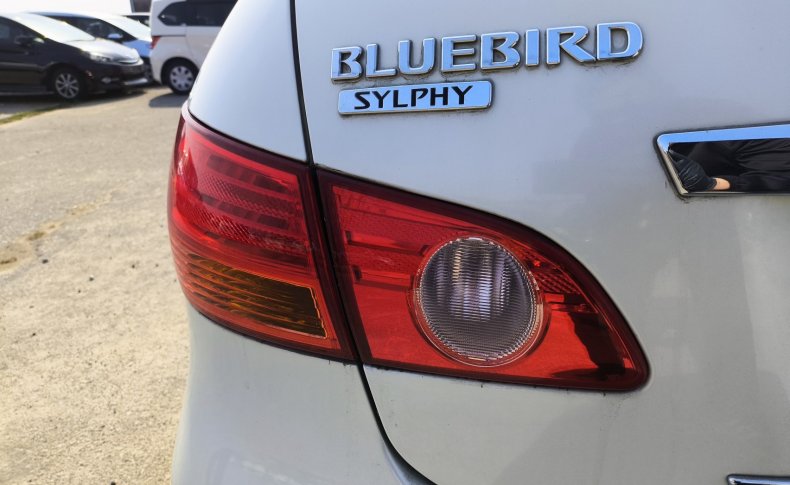 NISSAN BLUEBIRD SYLPHY 15S 2009