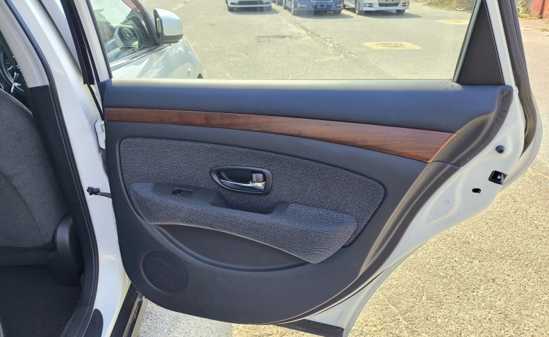 NISSAN BLUEBIRD SYLPHY 15S 2009