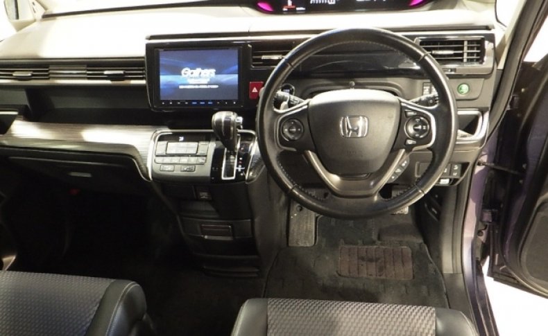 HONDA STEPWGN Cool Spirit 8seats 2015
