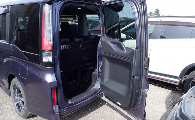 HONDA STEPWGN Cool Spirit 8seats 2015