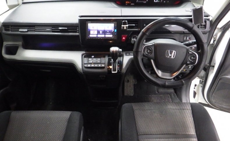 HONDA STEPWGN Honda Sensing 7seats 2017