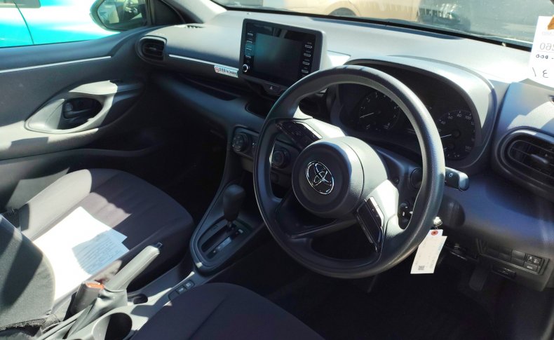 TOYOTA YARIS X 2020