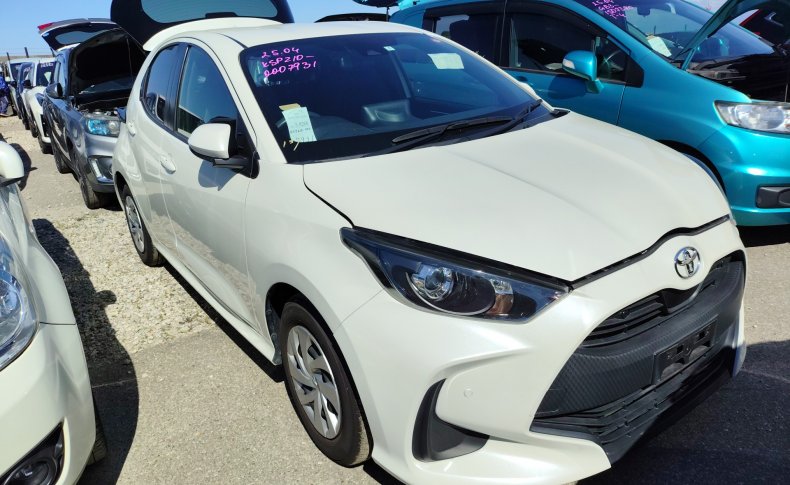 TOYOTA YARIS X 2020