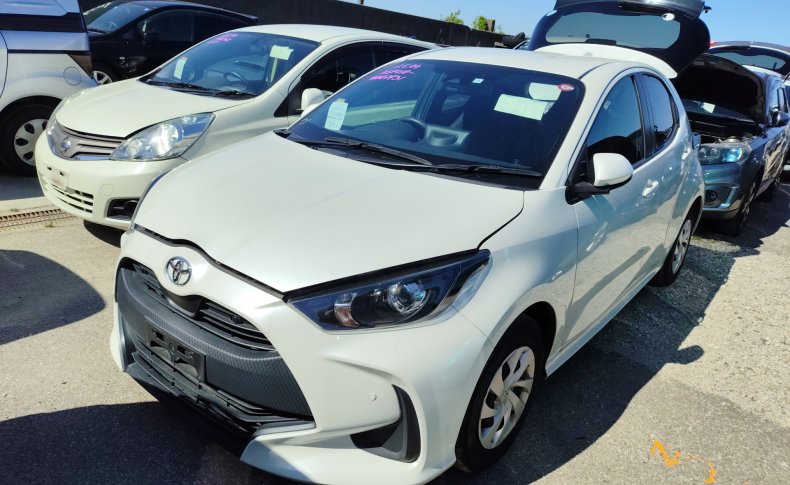 TOYOTA YARIS X 2020