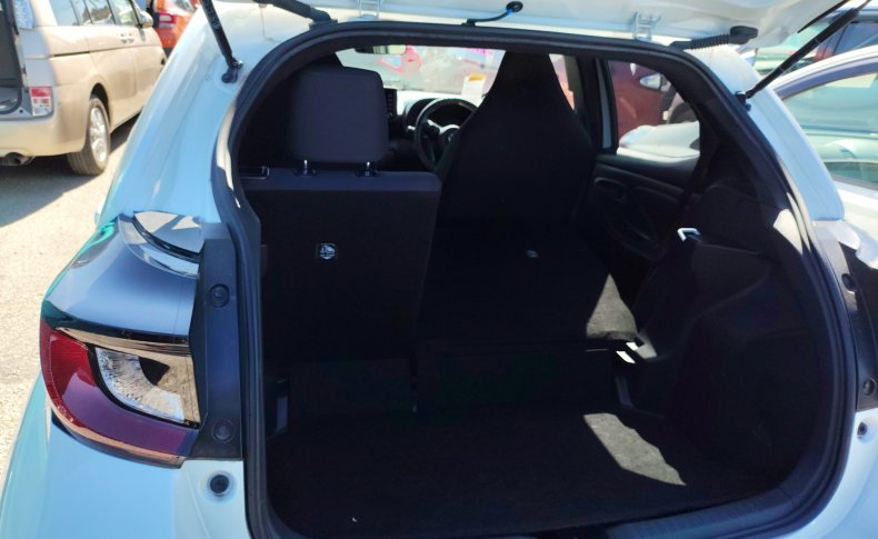 TOYOTA YARIS X 2020