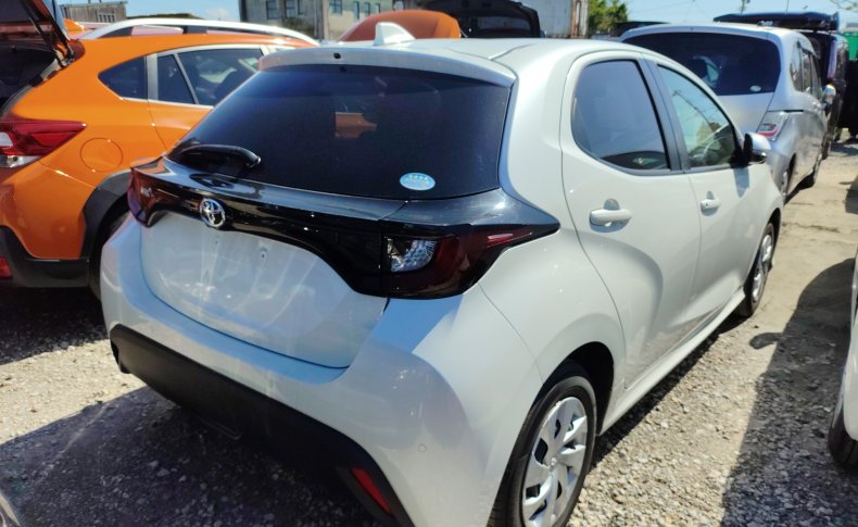 TOYOTA YARIS X 2020