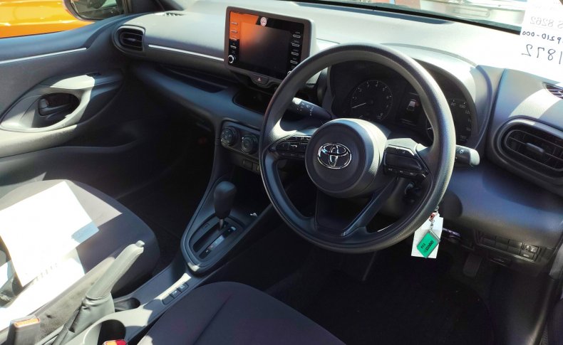 TOYOTA YARIS X 2020
