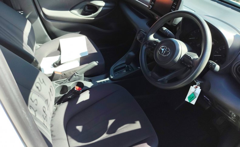 TOYOTA YARIS X 2020