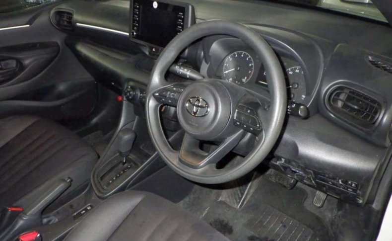 TOYOTA YARIS X 2020