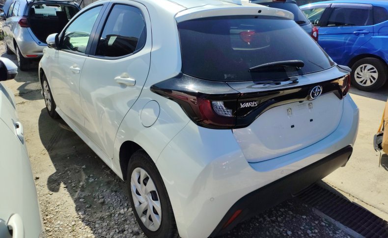 TOYOTA YARIS X 2020