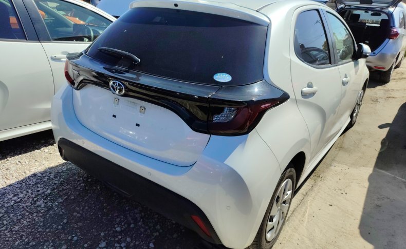 TOYOTA YARIS X 2020