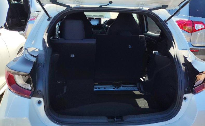 TOYOTA YARIS X 2020