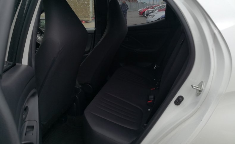 TOYOTA YARIS X 2020