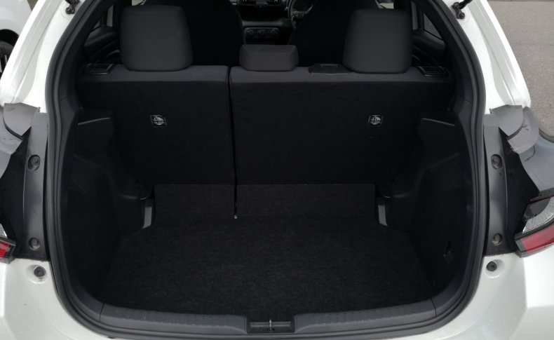 TOYOTA YARIS X 2020