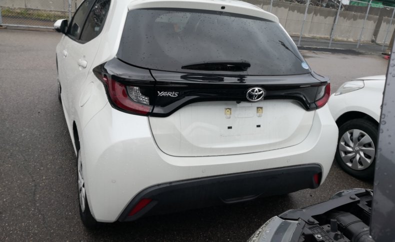 TOYOTA YARIS X 2020
