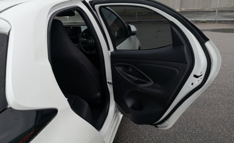 TOYOTA YARIS X 2020