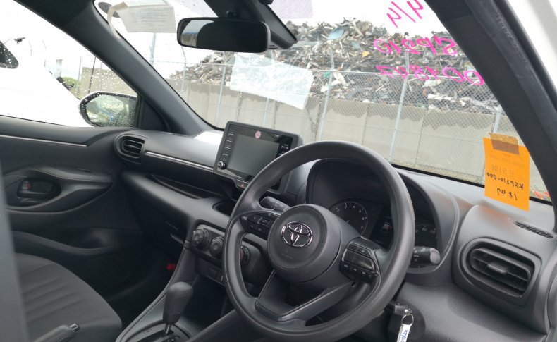 TOYOTA YARIS X 2020