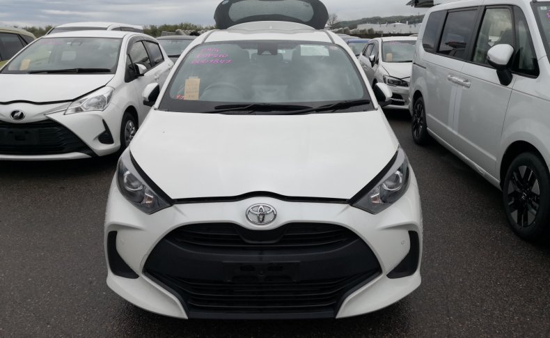 TOYOTA YARIS X 2020
