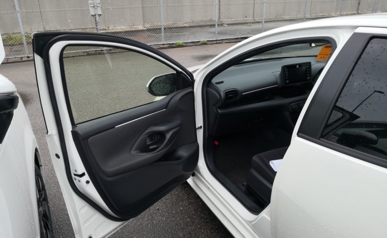TOYOTA YARIS X 2020