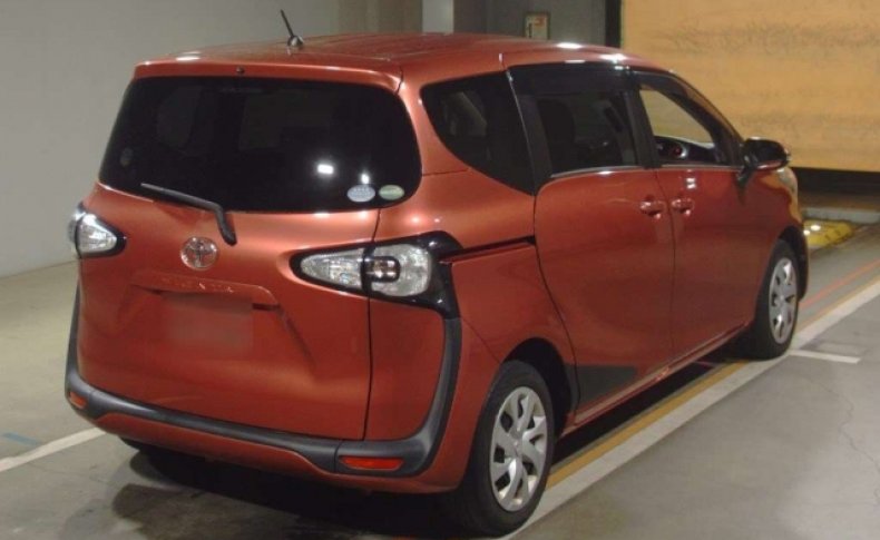 TOYOTA SIENTA X 2015