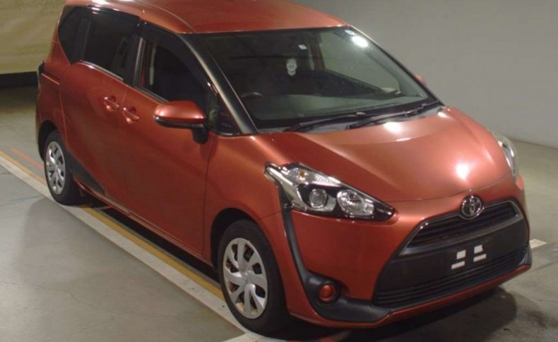 TOYOTA SIENTA X 2015