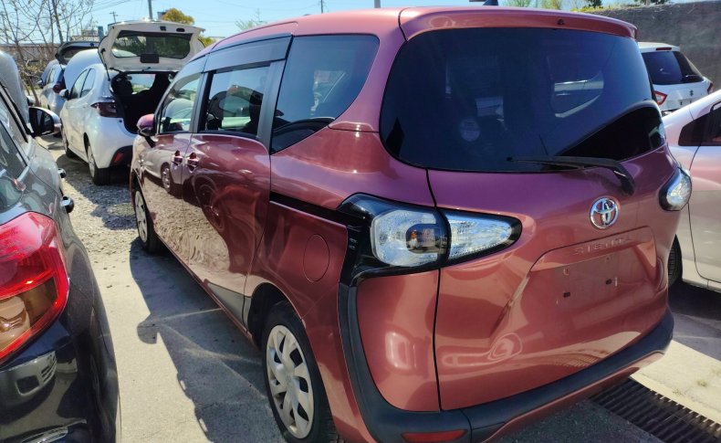 TOYOTA SIENTA X 2015