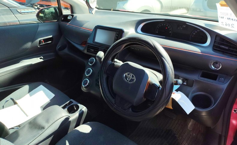 TOYOTA SIENTA X 2015