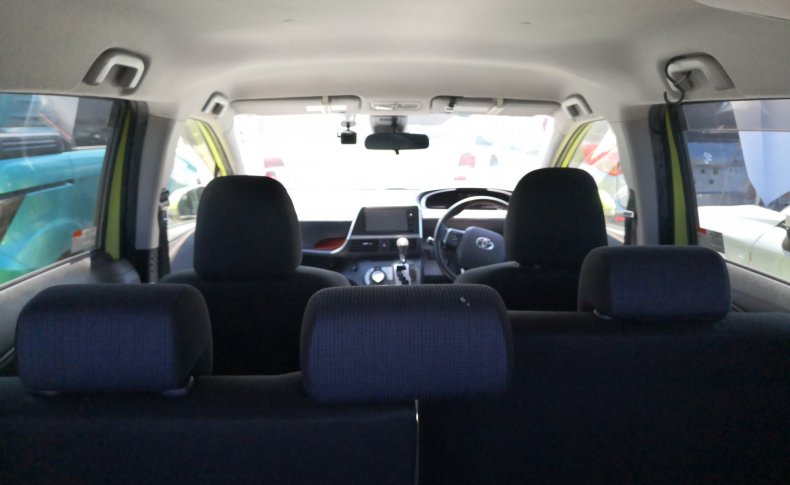 TOYOTA SIENTA G 2015