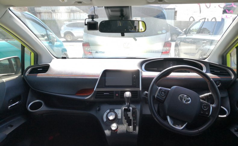 TOYOTA SIENTA G 2015