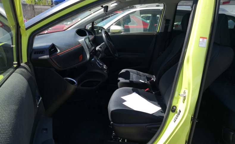 TOYOTA SIENTA G 2015