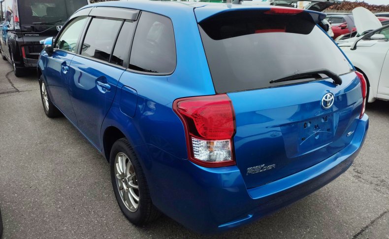 TOYOTA COROLLA FIELDER 1.5G 4WD 2013