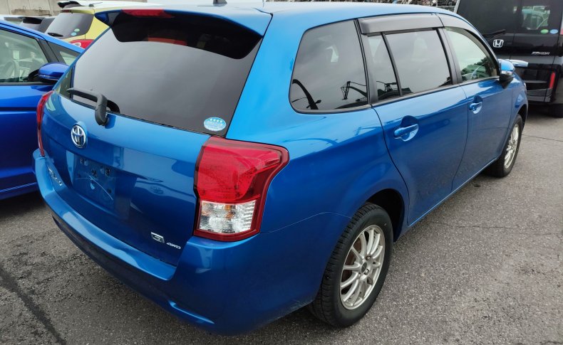 TOYOTA COROLLA FIELDER 1.5G 4WD 2013