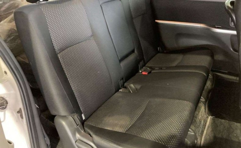 TOYOTA ISIS 4WD 2009
