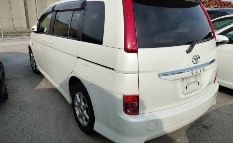 TOYOTA ISIS 4WD 2009