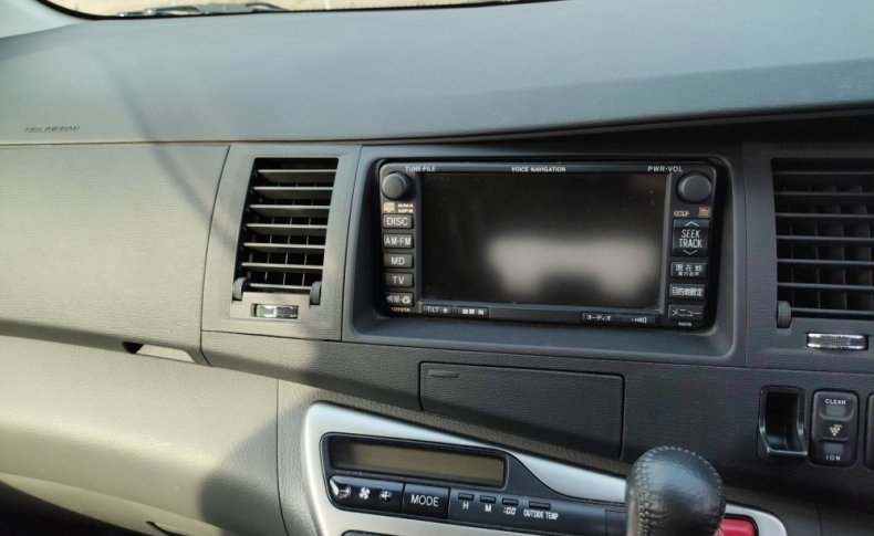 TOYOTA ISIS 4WD 2009